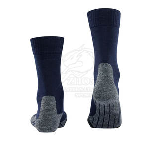 Calcetines deportivos transpirables diseñados para hombres y mujeres, cómodos para entrenamiento en el gimnasio, correr y uso diario activo. - Product Image 2