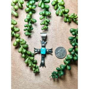 Pendentif en turquoise Blue Ridge et argent sterling avec sertissage clos, symbole religieux chrétien Chimney Butte - Product Image 2