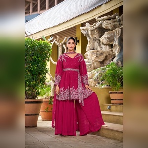 Nouvelle arrivée tendance : Ensemble ethnique en georgette 2 couleurs avec détails brodés en resham et dupatta fantaisie en georgette – Collection 2025 - Product Image 1