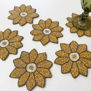 Sous-verres en perles de verre faits à la main-Sous-verres classiques portables pour église et cadeaux religieux avec support en polyester (4x4 pouces) - Product Image 1