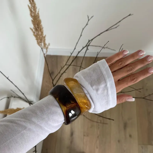 Brazalete de Resina Tallada Gruesa Estilo Vintage, Multicolor, Tamaño Personalizado, Unisex, para Fiestas Cristianas, Moda, Diseño de Media Luna - Product Image 4