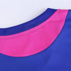 Conjuntos de uniformes de fútbol para hombres de poliéster 100% personalizados de último diseño del fabricante de fábrica con logotipo elegante y opciones de color - Product Image 5