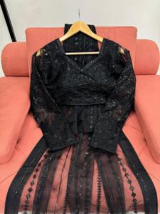 Sari de red suave de lujo con hilo pesado y blusa a juego con bordado de secuencia con colección de ropa de fiesta nupcial interior - Product Image 4