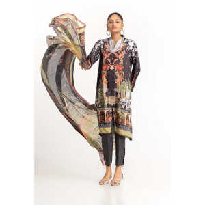 Costume en satin imprimé numériquement GLM-23-53, orné de soie Shamose - Product Image 5