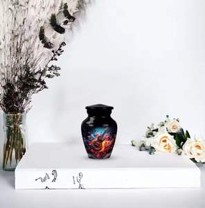 Urna Funeraria con Diseño de Guitarra, Hecha a Mano en Aluminio con Recubrimiento Meena, Ecológica, Capacidad de 1-2L, Forma Cilíndrica, Hermética, Grabable - Product Image 2