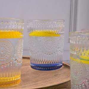 Juego de 6 Vasos de Vidrio Texturizado Multicolor con Diseño Floral Moderno, Aptos para Lavavajillas, para Fiestas, Bodas y Regalos - Product Image 1