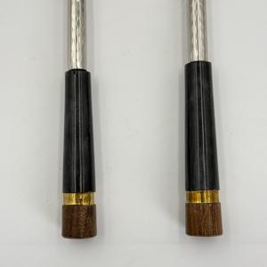 ผู้ผลิตและผู้ส่งออกชุดช้อนส้อมเหล็กดีไซน์ด้ามเรซิ่นแบบกำหนดเอง ชุดตักไอศกรีมโลหะขัดเงาแบบโบราณ - Product Image 5