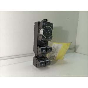 แผงปุ่มด้านหน้าซ้ายฟอร์ด อีโคสปอร์ต ซีรีส์ DG9T-14540-CCW Z2JA (12>) - Product Image 3