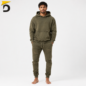Conjunto Deportivo para Hombre con Aspecto Desgastado, Acabado Lavado y Comodidad Suave para Uso Diario y Estilo Urbano - Product Image 1