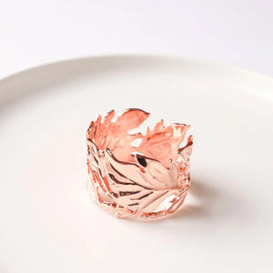 Juego de 6 servilleteros de decoración de mesa moderna de diseño de lujo de gran calidad con tamaño y color personalizados con tamaños de 3 pulgadas - Product Image 1