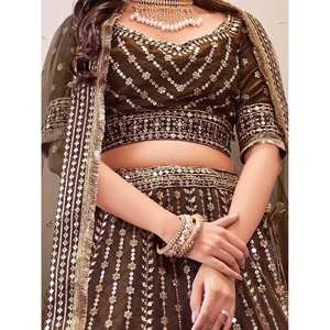 Lehenga Choli de Boda con Lentejuelas Marrones y Adornos de Red, Elegante y Atractivo Traje de Novia - Product Image 3