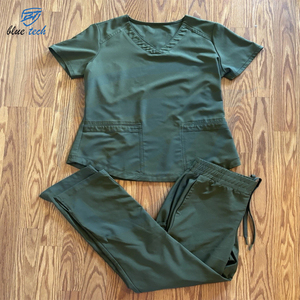 Ensemble d'uniformes médicaux légers de haute qualité pour femmes, en coton, avec couleur personnalisée - Product Image 2