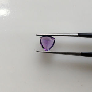 พลอยอะมีทิสต์แอฟริกันธรรมชาติ 6 มม. ทรงทริลเลียนคัต คุณภาพดีที่สุด ผลิตภัณฑ์พลอยหลวมที่ผ่านการปรับขนาดแล้ว สำหรับทำเครื่องประดับ - Product Image 6