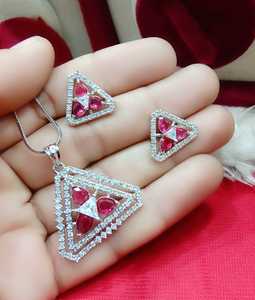 Dernière conception Anti-ternissement pendentif étincelant AD ensemble avec les mêmes boucles d'oreilles assorties et chaîne de pendentif pour toutes les fonctions et la fête - Product Image 2