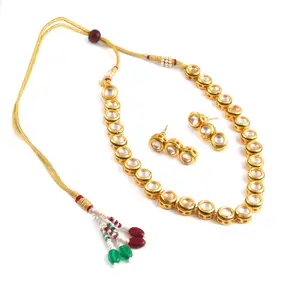 Collar chapado en oro de una sola capa hecho a mano con piedras Kundan con conjunto de joyería de moda de trabajo Meena para mujeres y niñas