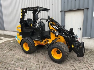 Minicargadora eléctrica con ruedas ZERO EMISSION JCB 403 con batería de litio para manejo agrícola y paisajismo - Product Image 3