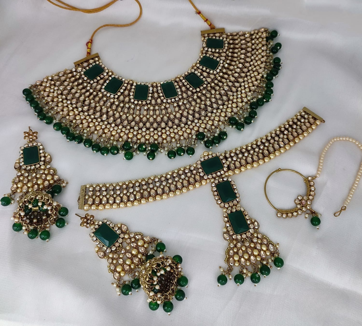 สีเขียว