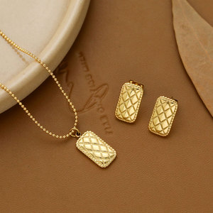 Ensemble de bijoux vintage anti-ternissement plaqué or 14K 18K PVD en acier inoxydable 316L, collier et boucles d'oreilles pour femmes - Product Image 1