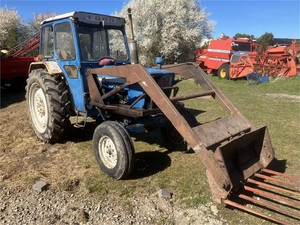 F-a-r-m tractor F-o-r-d 4000 M-e-d f-r-o-n-t-l-e-s-s-e-r - Product Image 2