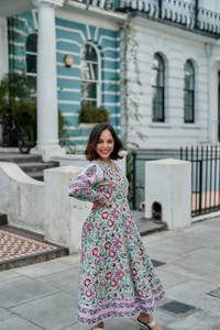 Robe mi-longue Bohemian Bliss, imprimée à la main, motif floral bleu et rose, décontractée, pour occasions spéciales - Product Image 2