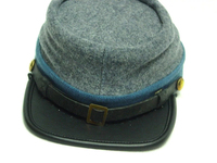 Sombrero de oficiales de la Academia Francesa Orijina Kepi para hombres Botones a presión Correa de barbilla Acc Fabricantes de caqui Rojo Negro Blanco Gorra Sombrero Kepi