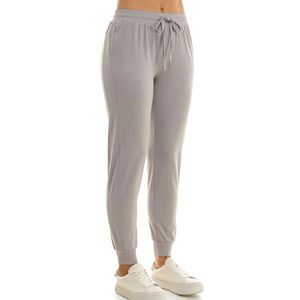 ชุดวิ่งแนวสตรีทของผู้หญิงแฟชั่น OEM ชุดใส่วิ่งระบายอากาศได้ดีเสื้อผ้าฝ้ายทรงสลิมฟิตพร้อมกางเกงวอร์มของผู้หญิงขนาดพรีเมี่ยม - Product Image 3