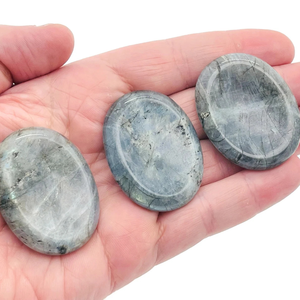 Pierres de méditation ovales en labradorite naturelle faites à la main pour la guérison et la méditation REIKI-KALA CULTURE Vente en gros - Product Image 2