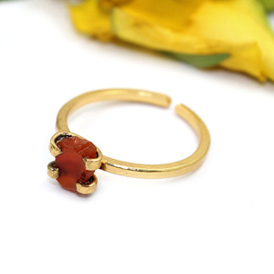 Anillos apilables chapados en oro de 18 quilates, joyería de latón para niñas, venta al por mayor, piedra cornalina cruda Natural minimalista, 7MM, ajuste de punta - Product Image 1