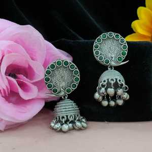 Pendientes colgantes étnicos Jhumki de metal Premium con acabado antiguo para bodas, festivales y uso diario para mujeres - Product Image 2