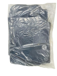 Alfombrilla negra RX5 para piezas de automóviles Premium - Product Image 1