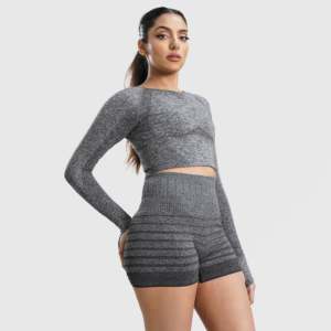 Top Deportivo Sin Costuras en Gris para Bodys y Monos - Product Image 3