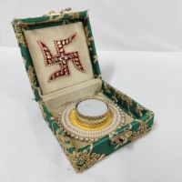 Boîte cadeau indienne en bois Jaipurios avec ensemble de Diya et motif Swastik, modèle GS8001, pour la maison, les mariages, les festivals et les cadeaux