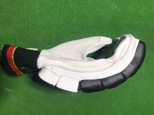 Guantes de bateo de cricket deportivos C Pak de alta calidad, modelo CP Knight, protección Extra, cuero PU, cordón ligero/Velcro - Product Image 3