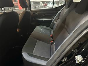 รถยนต์มือสองสภาพดี ปี 2025 รุ่น Versa SV FWD Sedan สีดำ ความจุถังน้ำมัน 10 แกลลอน ประหยัดน้ำมัน 40 ไมล์ต่อแกลลอน ระบบขับเคลื่อนล้อหน้าแบบแปรผัน เครื่องยนต์ 1.6 ลิตร 14 แรงม้า 122 แรงม้า - Product Image 3