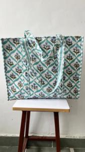 Sac à bandoulière indien en coton fait à la main pour femmes, sac fourre-tout matelassé imprimé à la mode avec fermeture ouverte, sac fourre-tout - Product Image 6