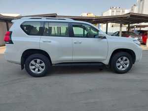 Toyota PRADO Sedán 2023 Usado, GCC, Automático, Volante a la Izquierda, Tracción Total, Asientos de Cuero, Control de Crucero Adaptativo, Neumáticos R18, Motor 4.5L, Euro IV - Product Image 4