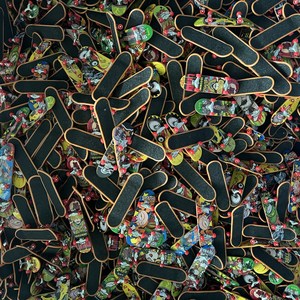 OEM Logo Impression Personnalisé <span class=keywords><strong>Petit</strong></span> Finger Board en Plastique <span class=keywords><strong>Skate</strong></span> Tech Deck Mini Skateboard <span class=keywords><strong>Jouet</strong></span> - Product Image 6