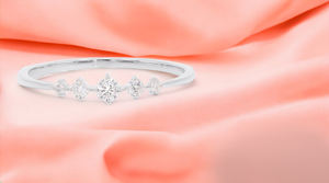 Bague en argent sterling de style punk unisexe avec pavé de 5 pierres rondes en moissanite luxueuse de 0,14 ct, vente en gros OEM - Product Image 4