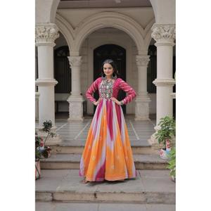 LANZAMIENTO NUEVO VESTIDO DE DISEÑADOR TELA FAUX GEORGETTE CON ESTAMPADO BANDHEJ CON TRABAJO BORDADO GAMATHI - Product Image 1