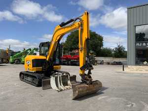 Excavatrice sur chenilles compacte JCB 86C-2, moteur Kohler, système Bosch Rexroth, 8,6 tonnes, haute efficacité, dotée d'une pompe à moteur, d'une boîte de vitesses - Product Image 3