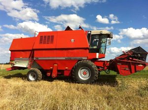 Massey ferguson 22 Ngô gặt đập liên hợp - Product Image 4