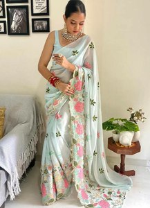 Séquence de vêtements de fête avec un sari spécial du festival de créateurs de broderie en georgette douce avec chemisier - Product Image 4