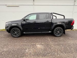 2020 para Toyota HiLux, asientos de cuero oscuro de doble cabina, dirección izquierda R16, tamaño de neumático, portaequipajes de aleación de aluminio, combustible diésel automático - Product Image 4