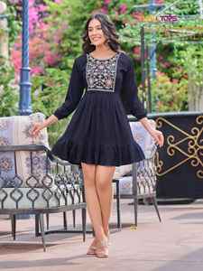 Rayón arrugado con trabajo de bordado Kurtis para venta en línea - Product Image 3