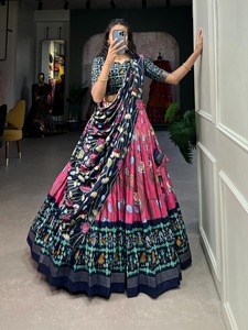 FashionHarbour tradicional Shibori teñido Tussar seda Lehenga Choli con adornado Zari tejido presupuesto amigable oferta al por mayor - Product Image 5