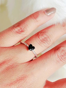 Anillo de Compromiso Romántico de Plata de Ley 925 con Ónix Negro en Forma de Corazón, para Niñas y Mujeres, con Engaste de Garras - Product Image 4