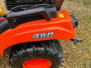 Kubota BX231 Tracteur compact diesel 23HP Tracteur sous-compact polyvalent pour l'aménagement paysager - Product Image 4