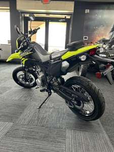 Oferta Increíble: Motocicletas Nuevas Kawasaki KLX 300SM Supermoto 2026 - Product Image 3