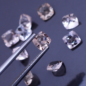 7 pièces de pêche naturelle Morganite 5x5mm coussin coupe 5.2 Cts lot Iroc ventes haute qualité Morganite lâche pierre précieuse facette US $144.8 - Product Image 2