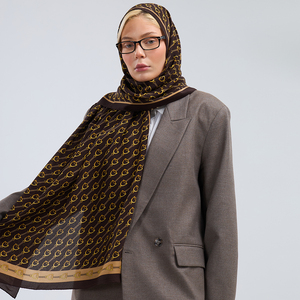 Elegante chal de seda de morera 100% pura, color marrón oscuro, de lujo, con cadena de eslabones tipo Horsebit, estilo ecuestre, casual, con dobladillo enrollado a mano, largo y agradable al tacto. - Product Image 2